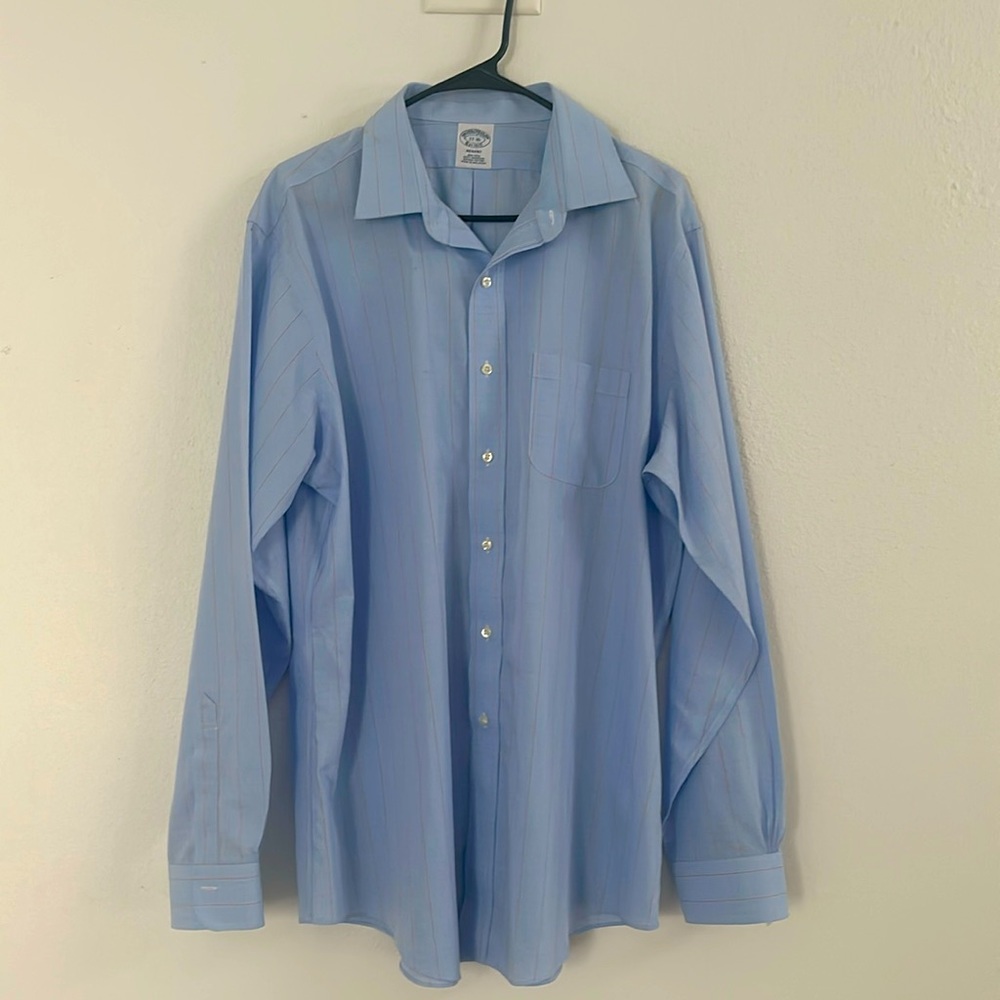 EUC Brooks Brothers Baby Blu w Red Thin Pinstripe REGENT Dress Shirt Non Iron